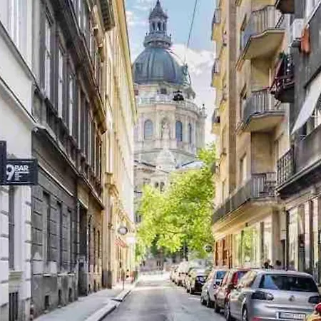 Opera Courtyard At Luxurious Andrassy Ave. Appartamento