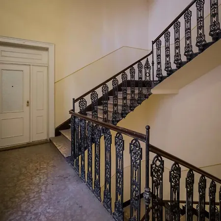 Appartamento Opera Courtyard At Luxurious Andrassy Ave.
