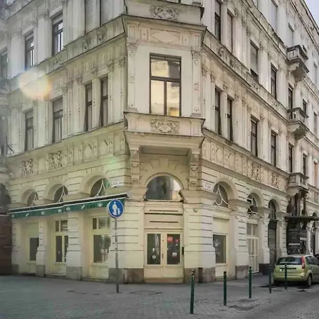 Opera Courtyard At Luxurious Andrassy Ave. Apartamento