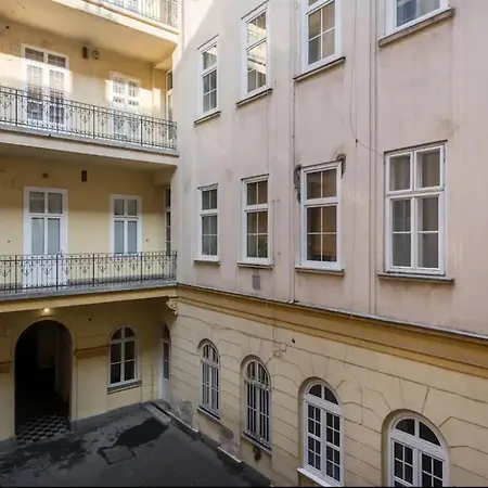 Opera Courtyard At Luxurious Andrassy Ave. * Budapest