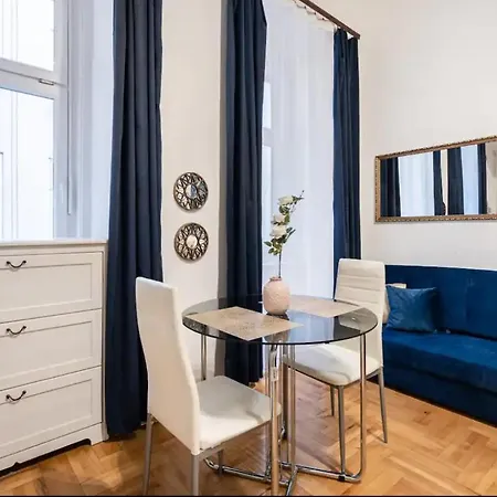 Opera Courtyard At Luxurious Andrassy Ave. Apartamento